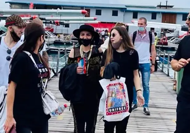 Софка заведе новата на Лоренцо чак на Малдивите (Защо го няма Гринго?)