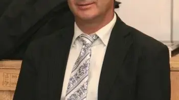 Спряха медикаментите, които държаха в изкуствена кома Владимир Каролев