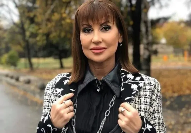 Илиана Раева почива сама с кучето