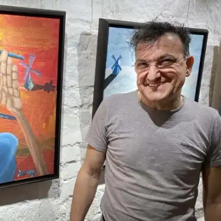 Зуека печели 200 бона от картините си (Той е най-продаваният автор в онлайн галерия)