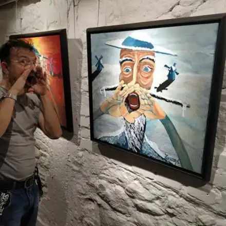 Зуека спечелил 200 бона от картините си