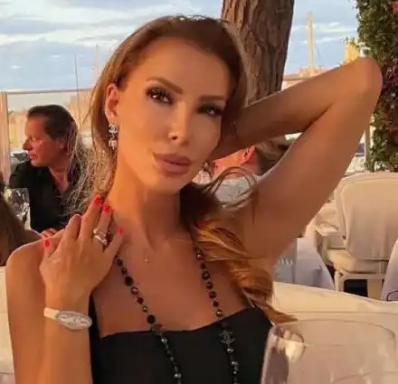 46-годишната Ирен Онтева разтуптява сърцата в Монте Карло! (Вижте я)