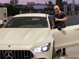 Динко изнася жрици на любовта в  Нидерландия, държи  шест витрини в Амстердам