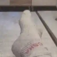 Асдис Ран се топли с чорапите на бившия си (Снимка)