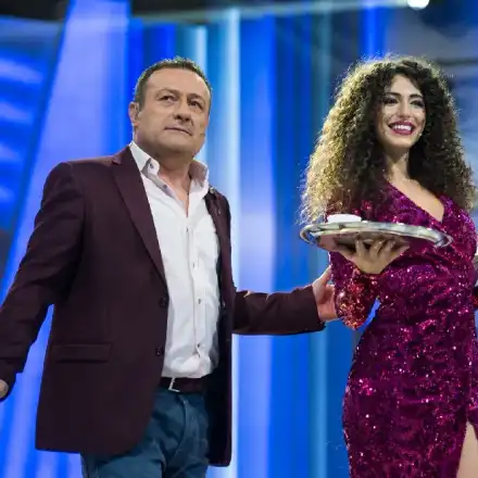 Асистентка на Рачков – оперна певица с гадже нацепен барман(Снимки)