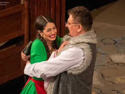 Асистентка на Рачков – оперна певица с гадже нацепен барман(Снимки)