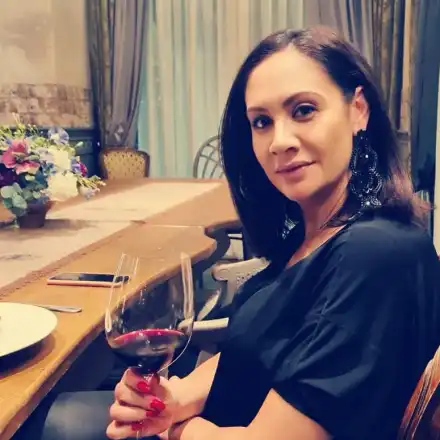 „Бедната“  Мариана Попова  си купи чисто нов „Кадилак” за 120 бона