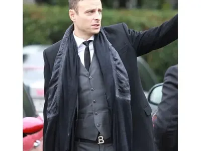 Бербатов с колан за 1265 лв. на конгреса! Футболистът цъфна с безупречен стайлинг