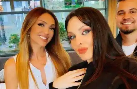 Бой и вулгарни снимки разделиха звездите, щерката на Глория мълчи за истинската причина и още…