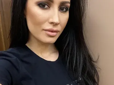 Джена избяга на топло в Турция