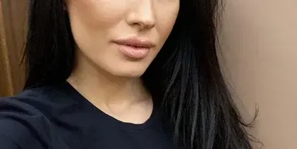 Джена избяга на топло в Турция