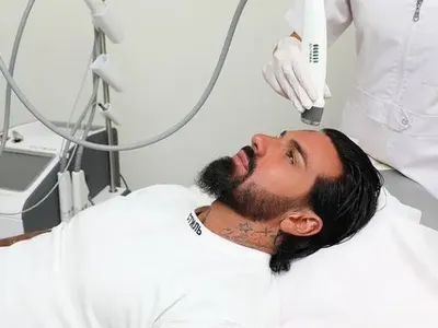 Джизъса опъва бръчки на бартер (Футболистът се подмладява и с ботокс)