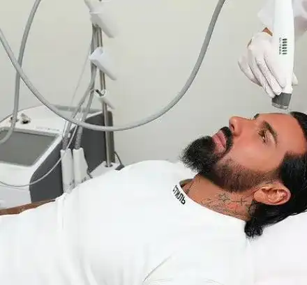 Джизъса опъва бръчки на бартер (Футболистът се подмладява и с ботокс)