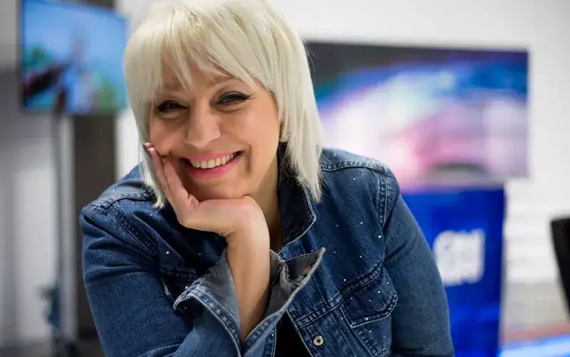 Джуджи разглежда фалоси в Италия