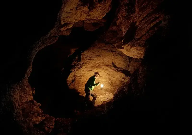 ДВЕ ФОТО ИЗЛОЖБИ ПОДГРЯВАТ ПРЕМИЕРАТА НА “ОТНОВО СЪМ ТУК” (Филмът за Боян Петров тръгва в кината от 3-ти декември)