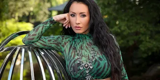 Фолк певицата Джена прави турско презареждане (СНИМКИ)