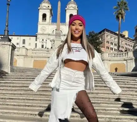 Гери-Никол бяга към Белгия