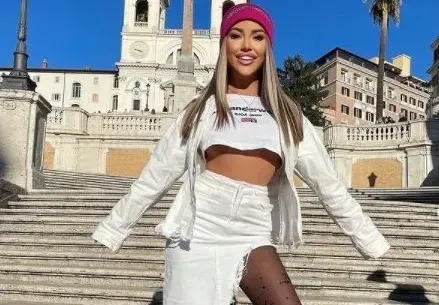 Гери-Никол бяга към Белгия