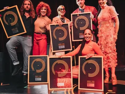 Германия награди Люси Дяковска! Певицата от No Angels с почетен приз (СНИМКИ)