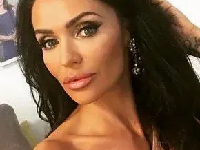 Гореща „коктейлка“ ще ни представи на „Мисис Свят“