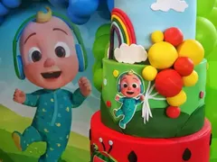 Гущерова с пищно парти за първи РД на сина си (Снимки)