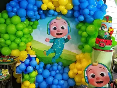 Гущерова с пищно парти за първи РД на сина си (Снимки)