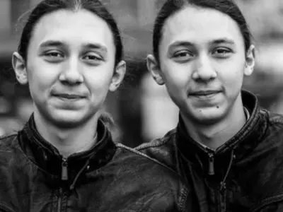 Хасан и Ибрахим свират на шейхове (Близнаците изумяват публиката на изложение в Дубай)