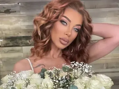 И Емануела си клъцна носа в Турция