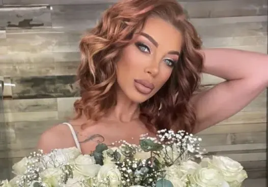 И Емануела си клъцна носа в Турция