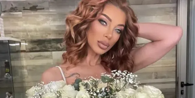 И Емануела си клъцна носа в Турция