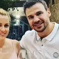 Ивайло Захариев отложи медения месец