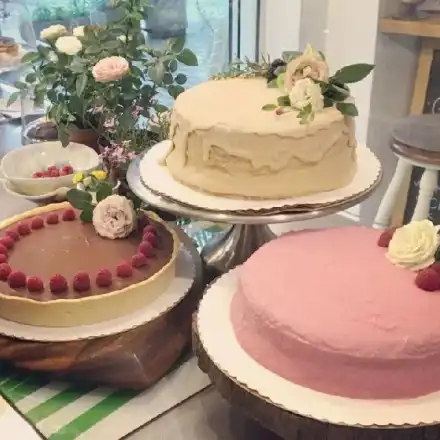 Жената на Кирил Петков сама си прави тортите и мие съдовете