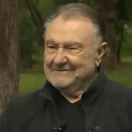 Капитан Петко  плати 100 лева за  ортопедични обувки