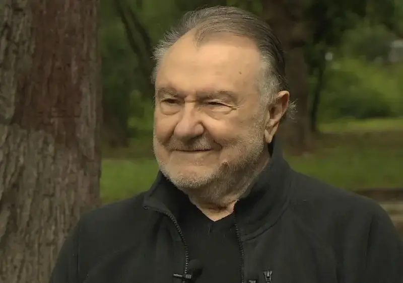 Капитан Петко  плати 100 лева за  ортопедични обувки