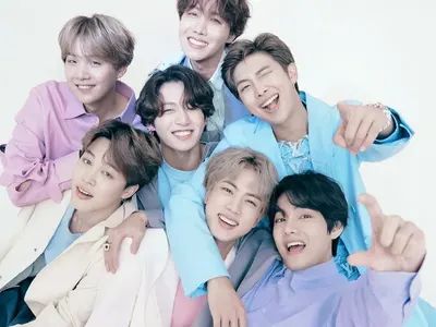 Корейската сензация BTS идва в България