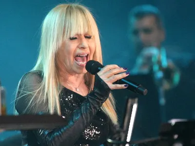 Лили се уреди с чепици за 2 бона на аванта