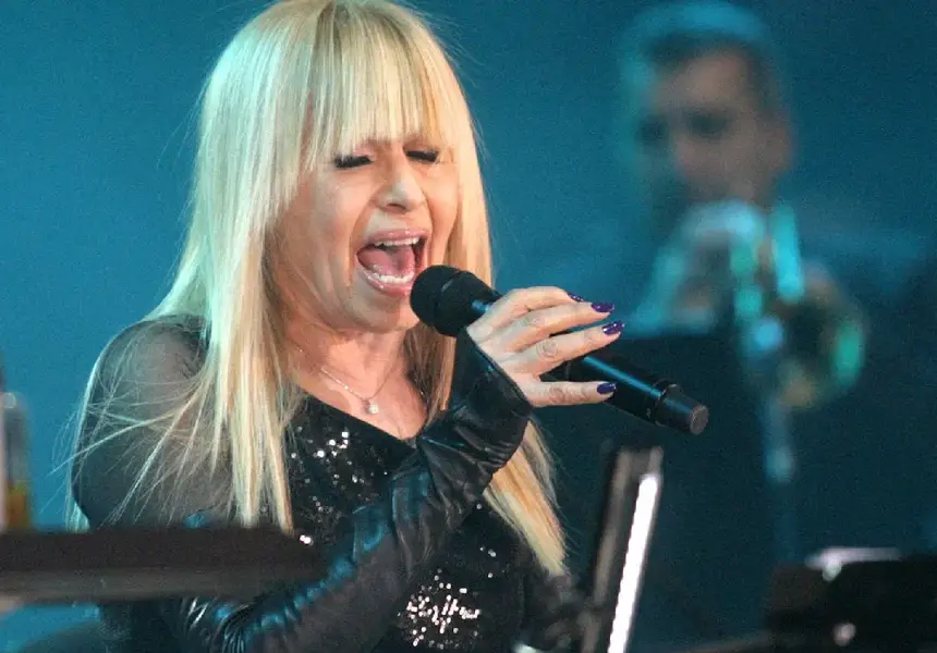 Лили се уреди с чепици за 2 бона на аванта