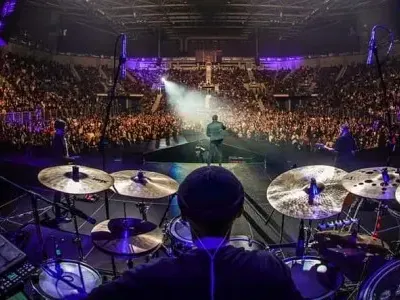 Любо Киров претъпка „Арена Армеец“ за мега концерт насред COVID пандемията