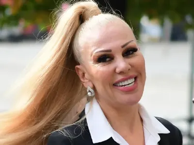 Луна събрала подписите  за ЦИК от персонала  в столичните кръчми