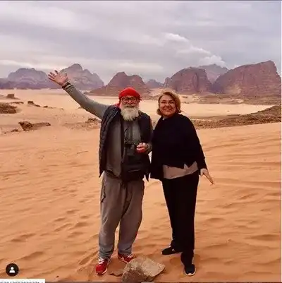 Марта Вачкова се пече в Дубай, Лили разпуска в Бургас