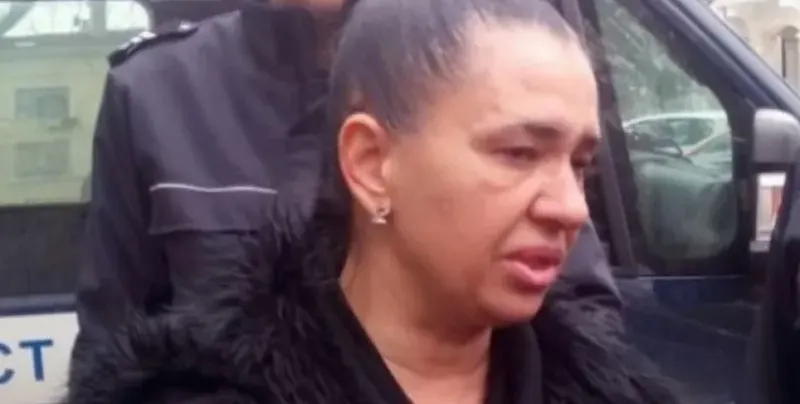 Мейзер на косъм от смъртта! Черната вдовица бере душа