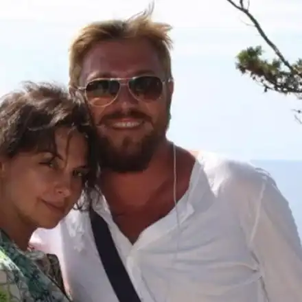 Миро и жена му се покръстиха