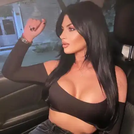 Мис България с големите джуки наду и пазвата