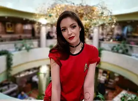 Моделката Глория Петкова е Заека „Маскираният певец“