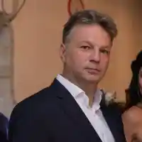 Ники Дойнов и жена му  се запознали във фейсбук