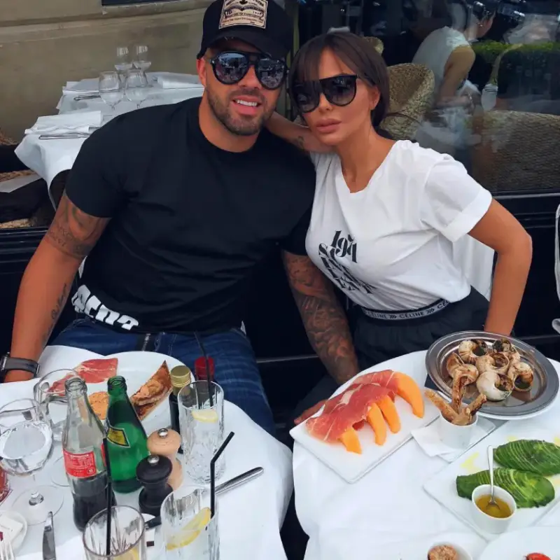 Николета и Ники М. с романтично бягство (Горещи снимки от ваканцията)