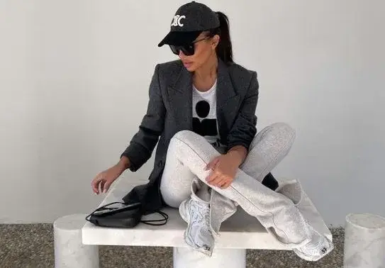 Николета Лозанова ходи без маска, но НЕ и без сладко! (Папарашки снимки)