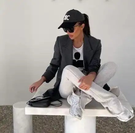 Николета Лозанова ходи без маска, но НЕ и без сладко! (Папарашки снимки)