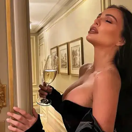 Николета Лозанова  пръсна 20 000 евро  за тоалети в Париж