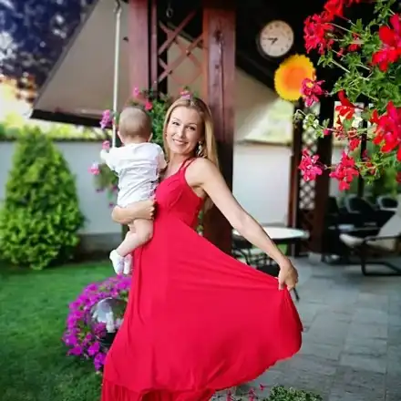 Николета Маданска ражда за 8 март